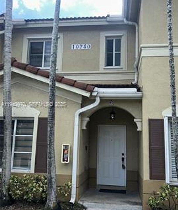 1st image of 10740 NW 83rd St #Townhouse 6-11