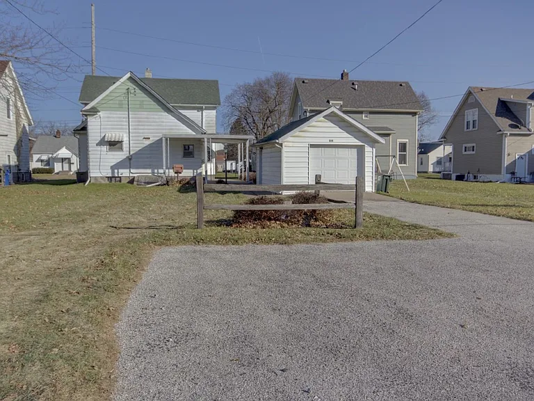 514 S Clark St — Photo 17