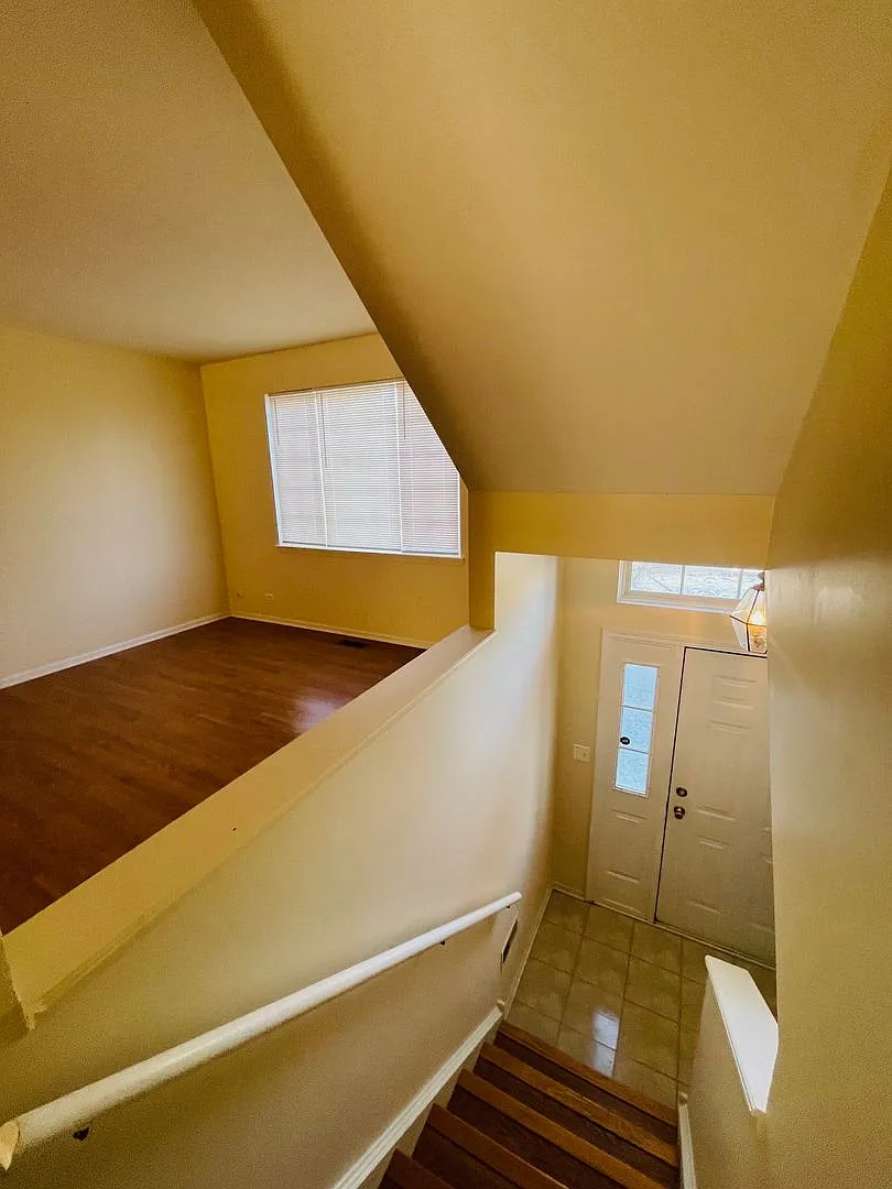 Daybreak- Ogden Pointe 2BR 2.5BA + Bonus Rm. Must See — Photo 2