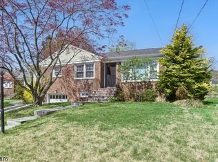 39 Glen Ave, Millburn Twp., NJ 07041