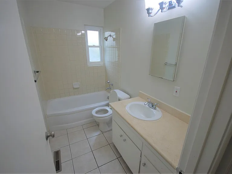 1017 to 1019 Annapolis Dr. — Photo 10