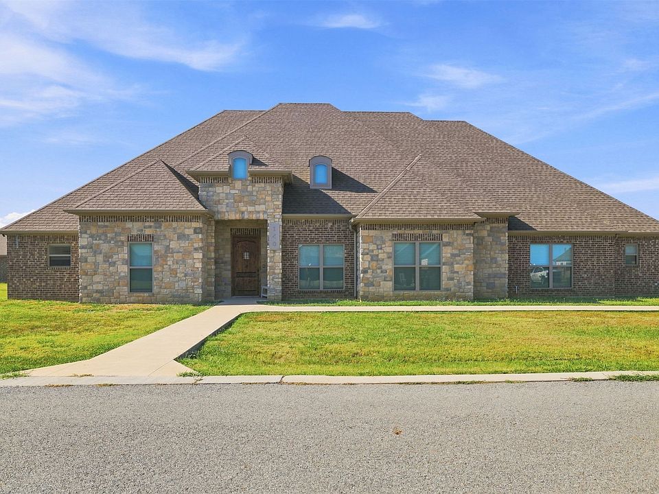 1st image of 140 Conner Way