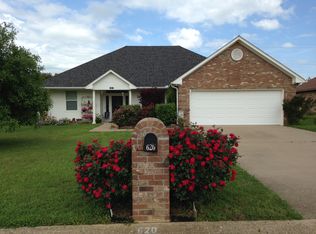 620 Winchester Dr, Chandler, TX 75758