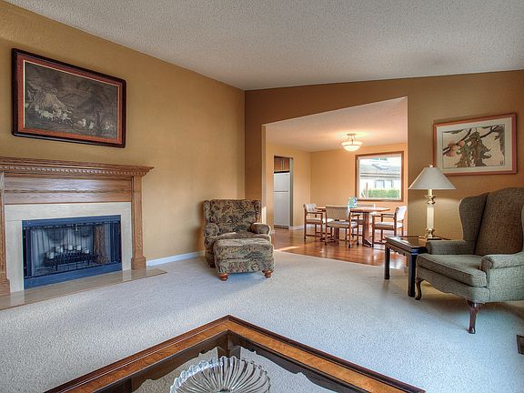 5th image of 6913 Turquoise Dr SW