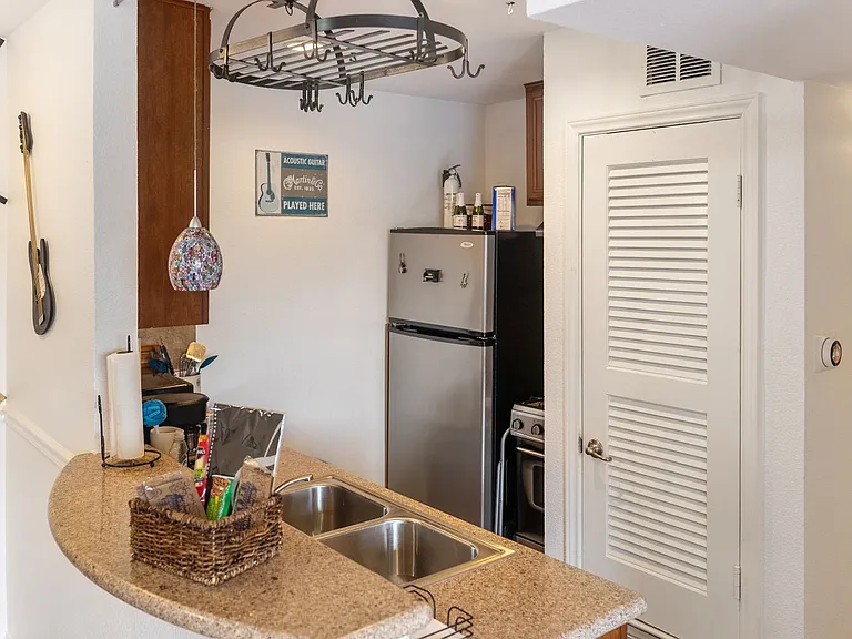 4306 Avenue A #106 — Photo 8