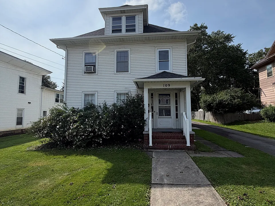 109 Bank St #2
