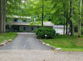 4269 Woodhollow Dr, Mantua, OH 44255