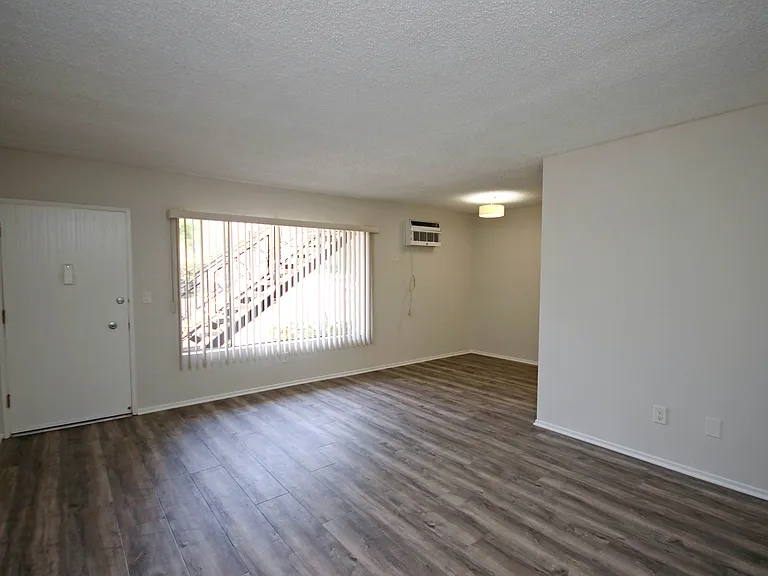 567 N Holliston Ave #1 — Photo 5