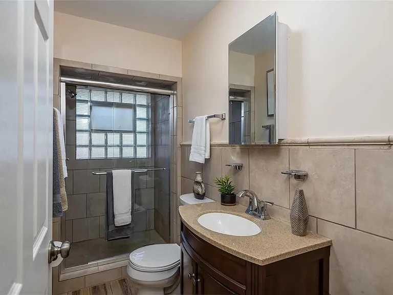 934 Briarwood Ln — Photo 13