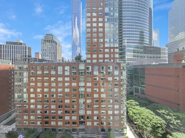 211 North End Avenue image 10 of 23