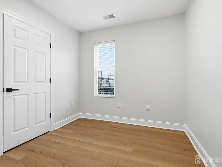 115 Remsen Ave — Photo 34