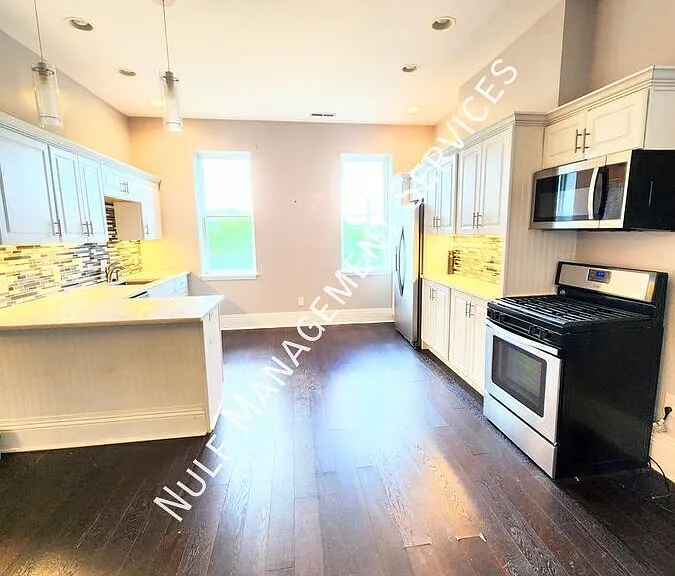 6064 Butler St #2 — Photo 2