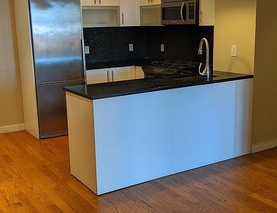 3rd image of 74 Grand Ave APT 4f