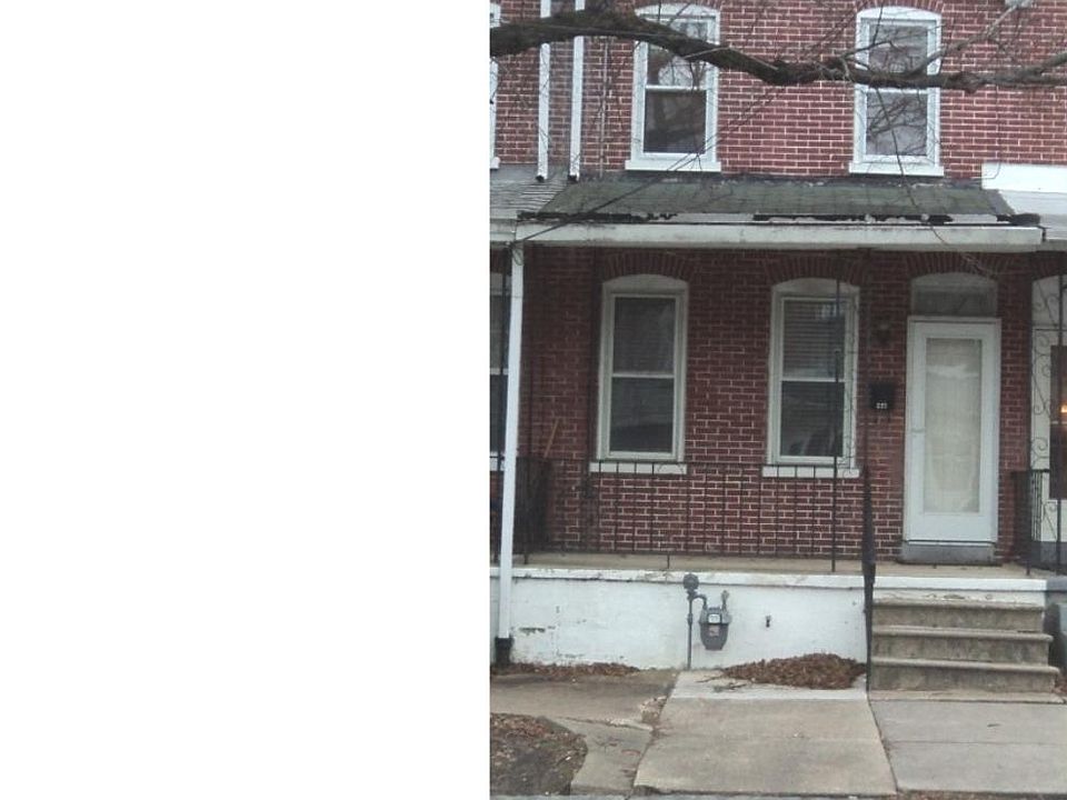 1st image of 228 Woodlawn Ave