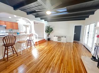 19016 Arminta St, Reseda, CA 91335