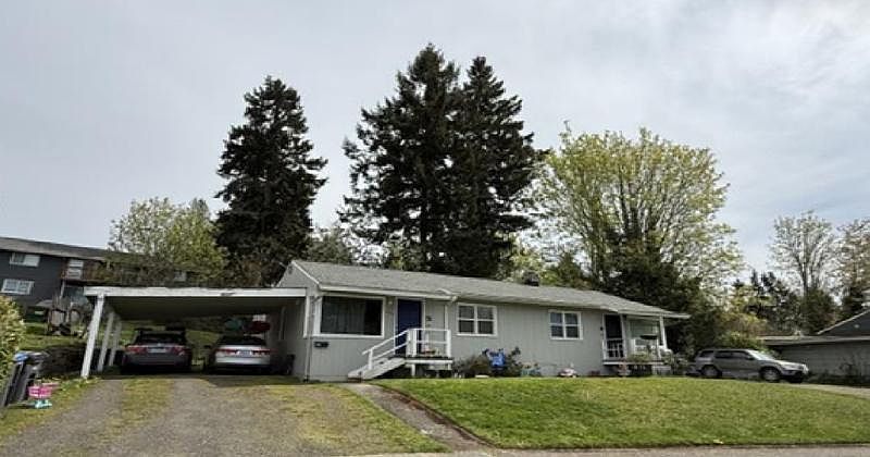 1st image of 2594 Fir Ave