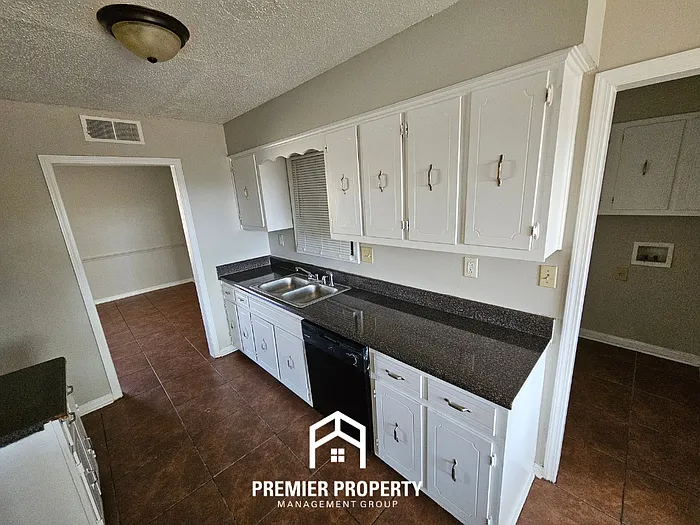 3626 Firethorne Dr — Photo 6