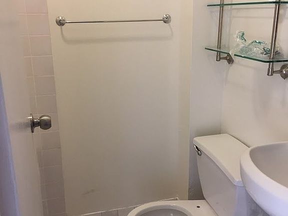5th image of 29 Clinton St APT 2C