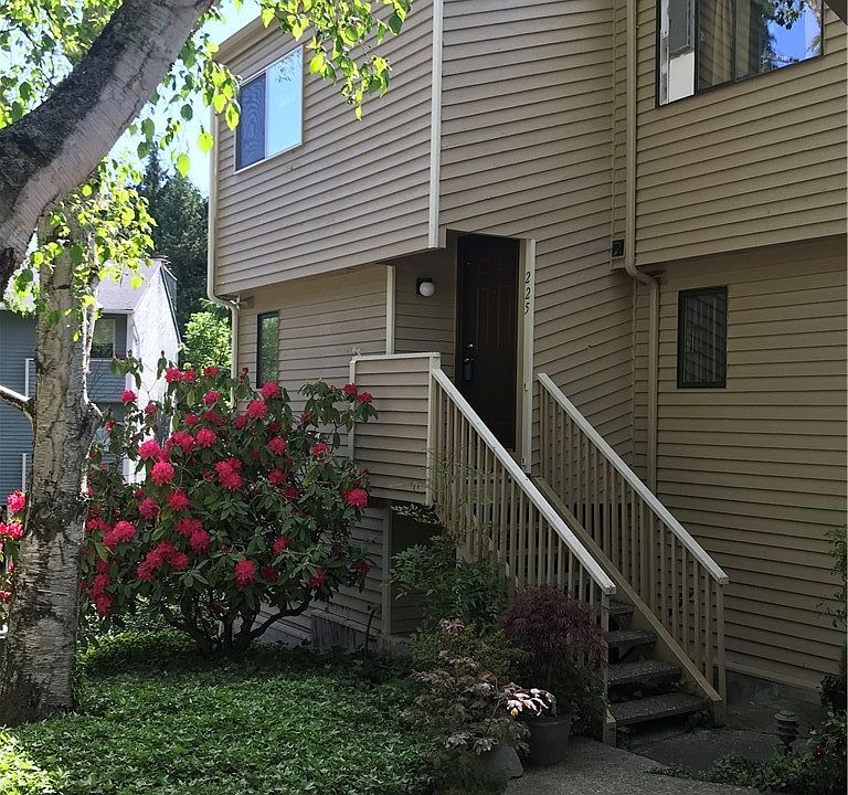 1st image of 12044 96th Ave NE APT 225