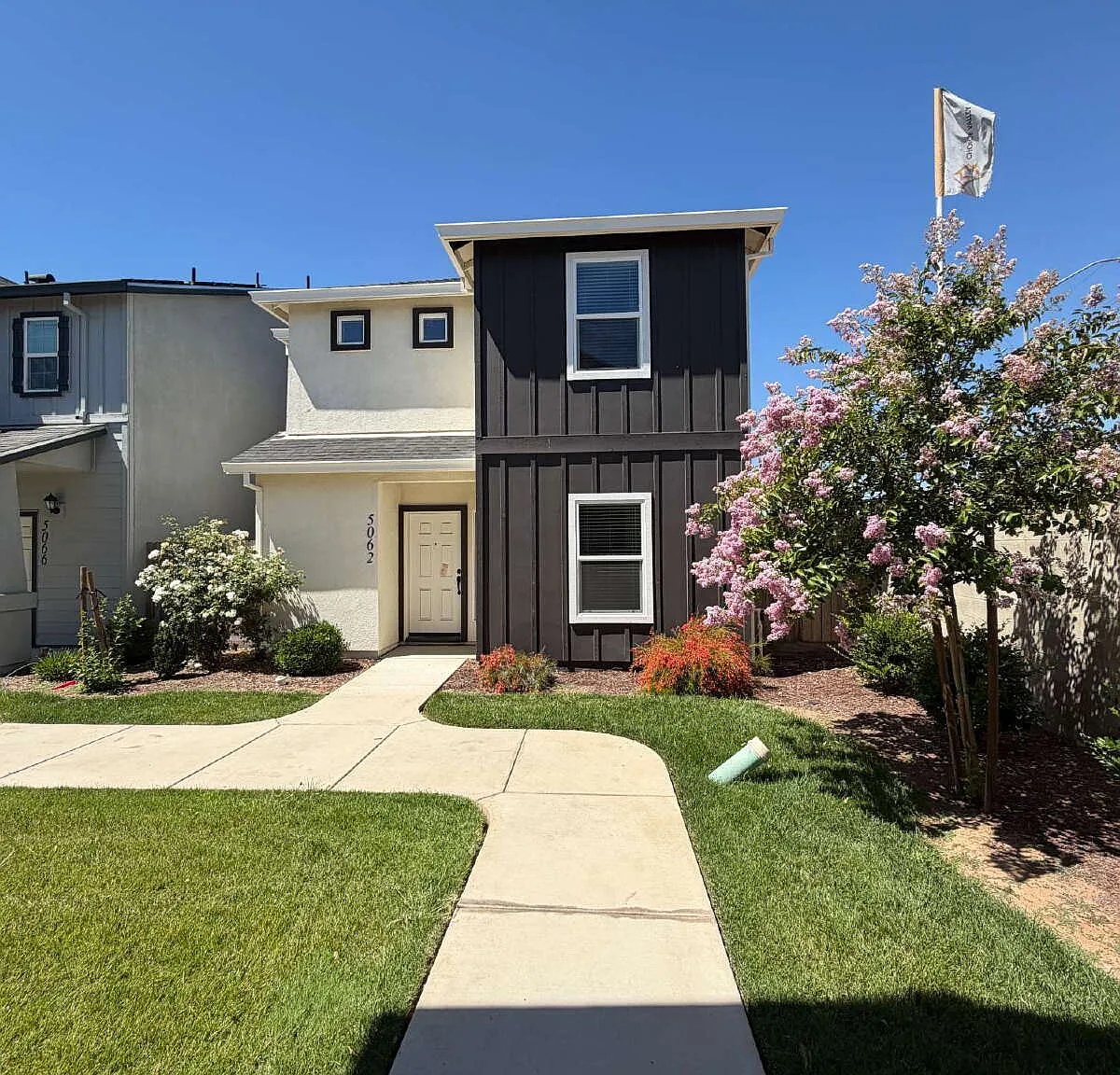 4 bed, 3.0 bath, 1874 sqft, $2,380 — Photo 1