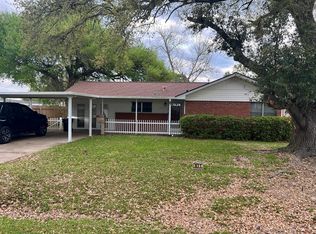 611 Avenue E, Nederland, TX 77627