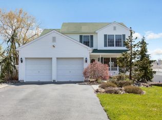 15 Valley Rd, Jackson, NJ 08527