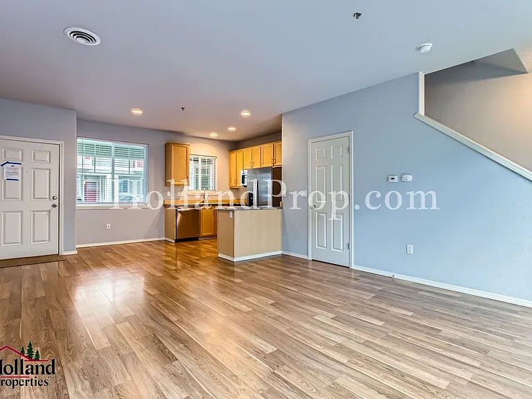 8641 NE Trafalgar Ln — Photo 3