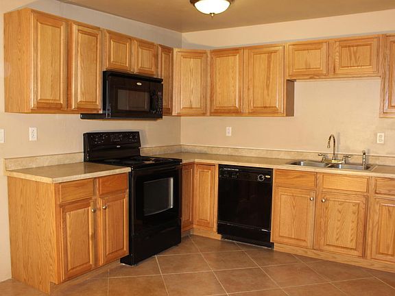 3rd image of 8128 E Holmes Pl