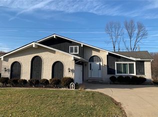 6969 Carol Dr, Independence, OH 44131