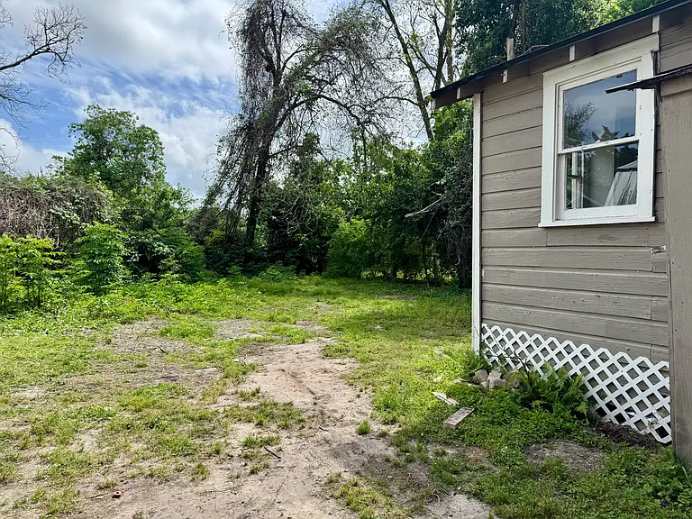 1501 Nashby St — Photo 24