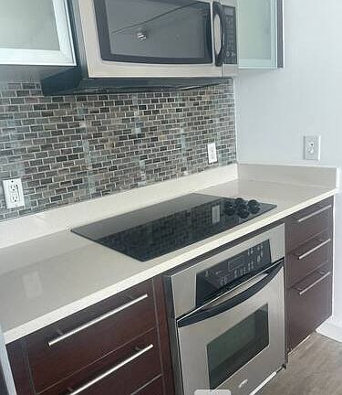 4th image of 1900 N Bayshore Dr APT 1001