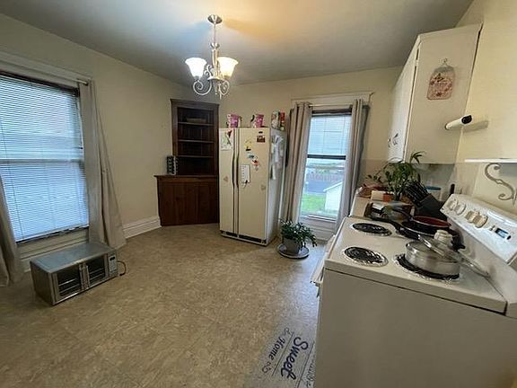 2nd image of 1044 E Center St
