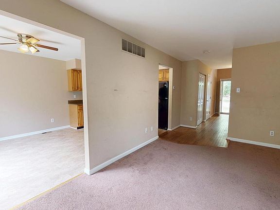5th image of 4976 Windy Meadow Ct