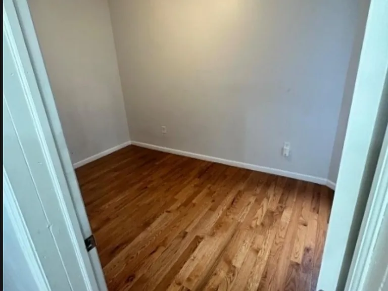 122 Littleton Ave #2 — Photo 7