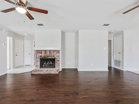 5th image of 16728 Woodside Dr