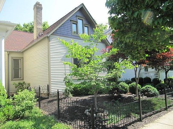 4th image of 460 W 1st Ave