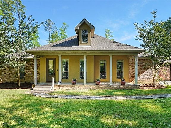 2nd image of 303 Lexington Dr