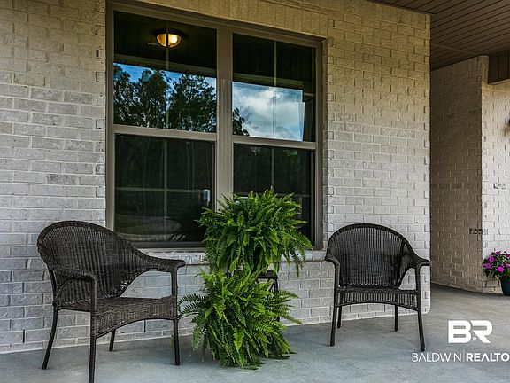 4th image of 1089 Pheasant Cir