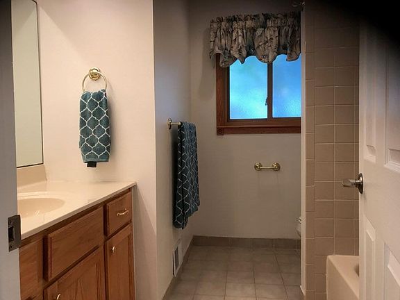 5th image of 4931 Muriel Dr
