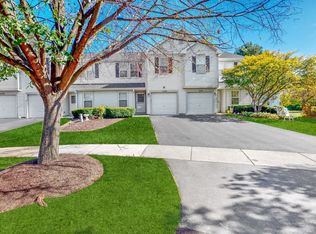 1128 Grand Lake Ct, Naperville, IL 60540