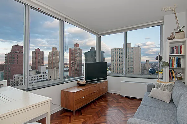 Sold by STAR CITIES INTERNATIONAL PROPERTY CORPORATION | media 11