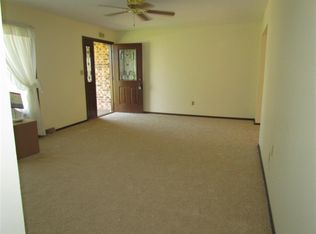 1040 Fowler Rd, Lebanon, MO 65536