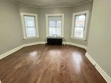 279 Amherst St #2 — photo 3 of 6