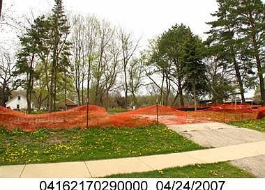 2nd image of 2002 Farnsworth Ln
