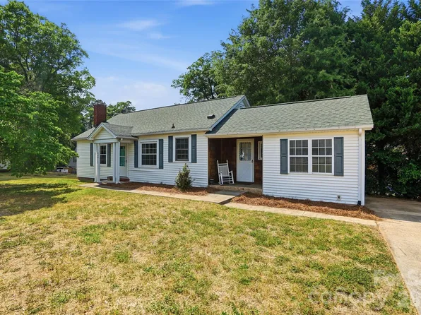 208 Jackson Ter, Clover, SC 29710