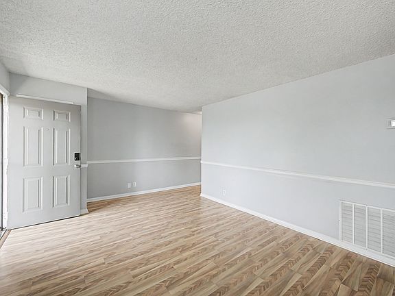 5th image of 110 Bellevue Rd APT 30