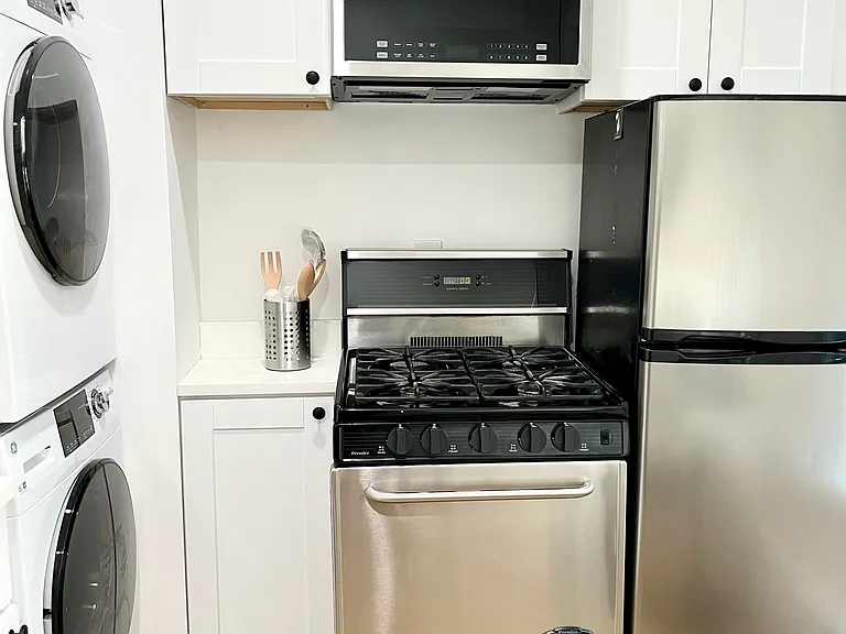61 Phillips St #2 — Photo 12