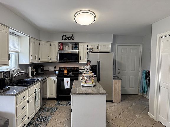 3rd image of 3112 La Conner Dr