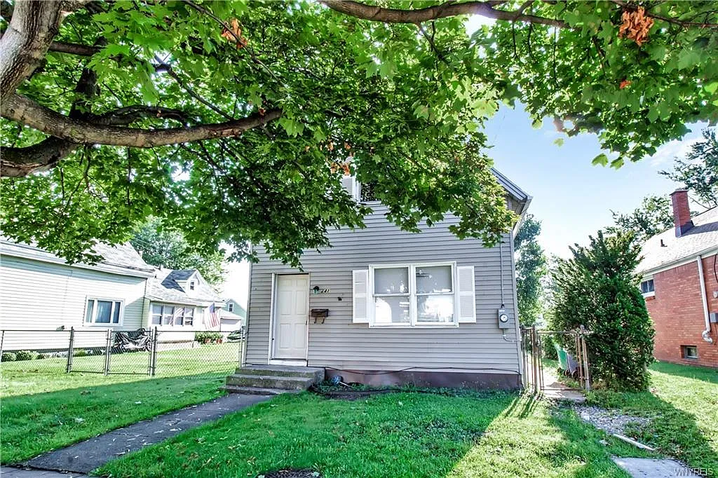 241 Greene St photo 1
