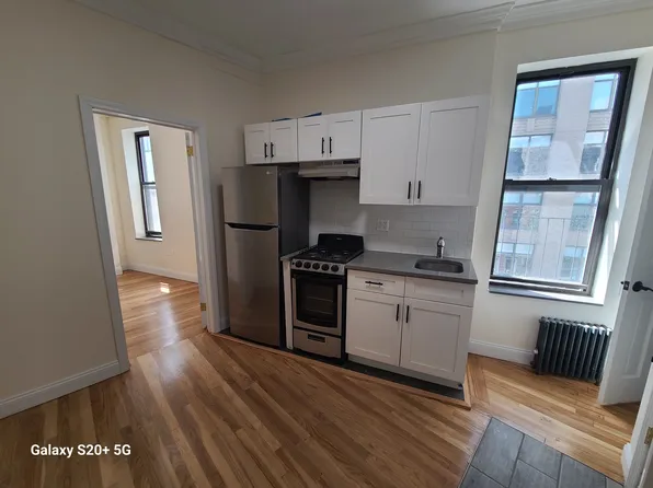 34 Watts Street image 2 of 9